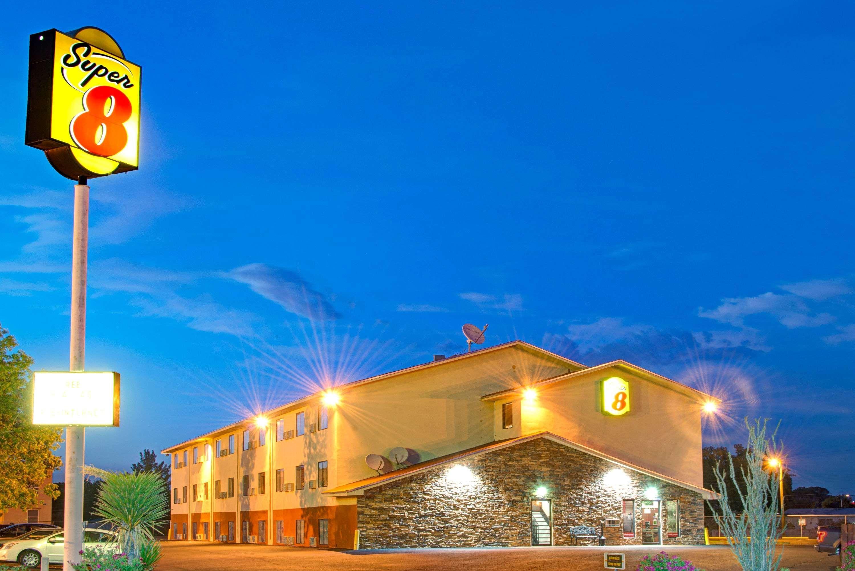 Super 8 By Wyndham Las Cruces University Area Eksteriør bilde